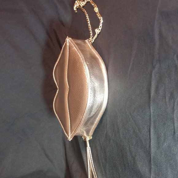 Lovely's Collection 💋 - Picture 3 of 4